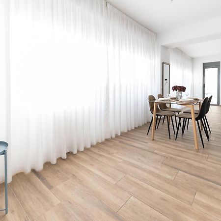 Stylish Spacious Apartment In Palaio Faliro Atena Exterior foto