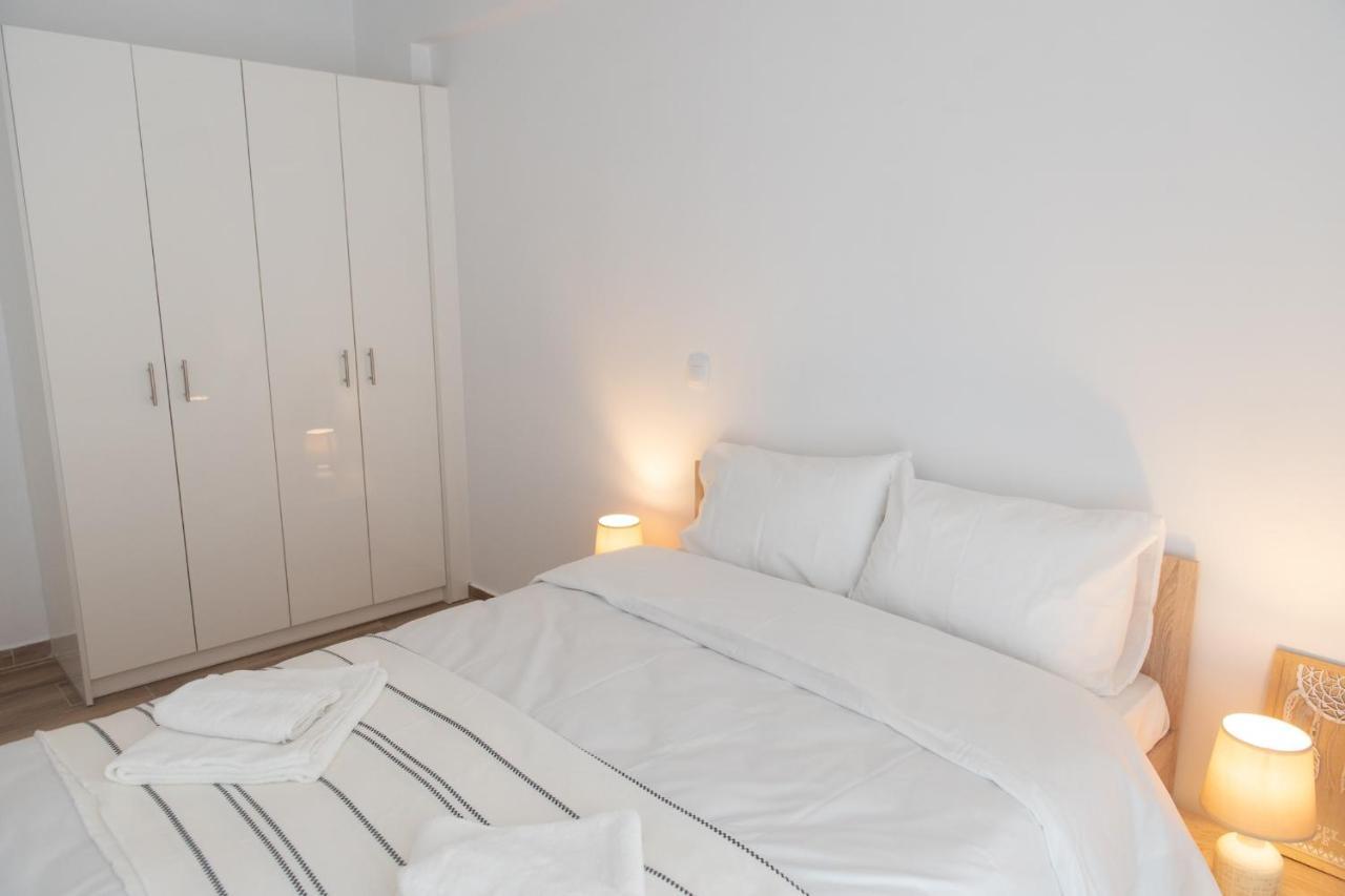 Stylish Spacious Apartment In Palaio Faliro Atena Exterior foto