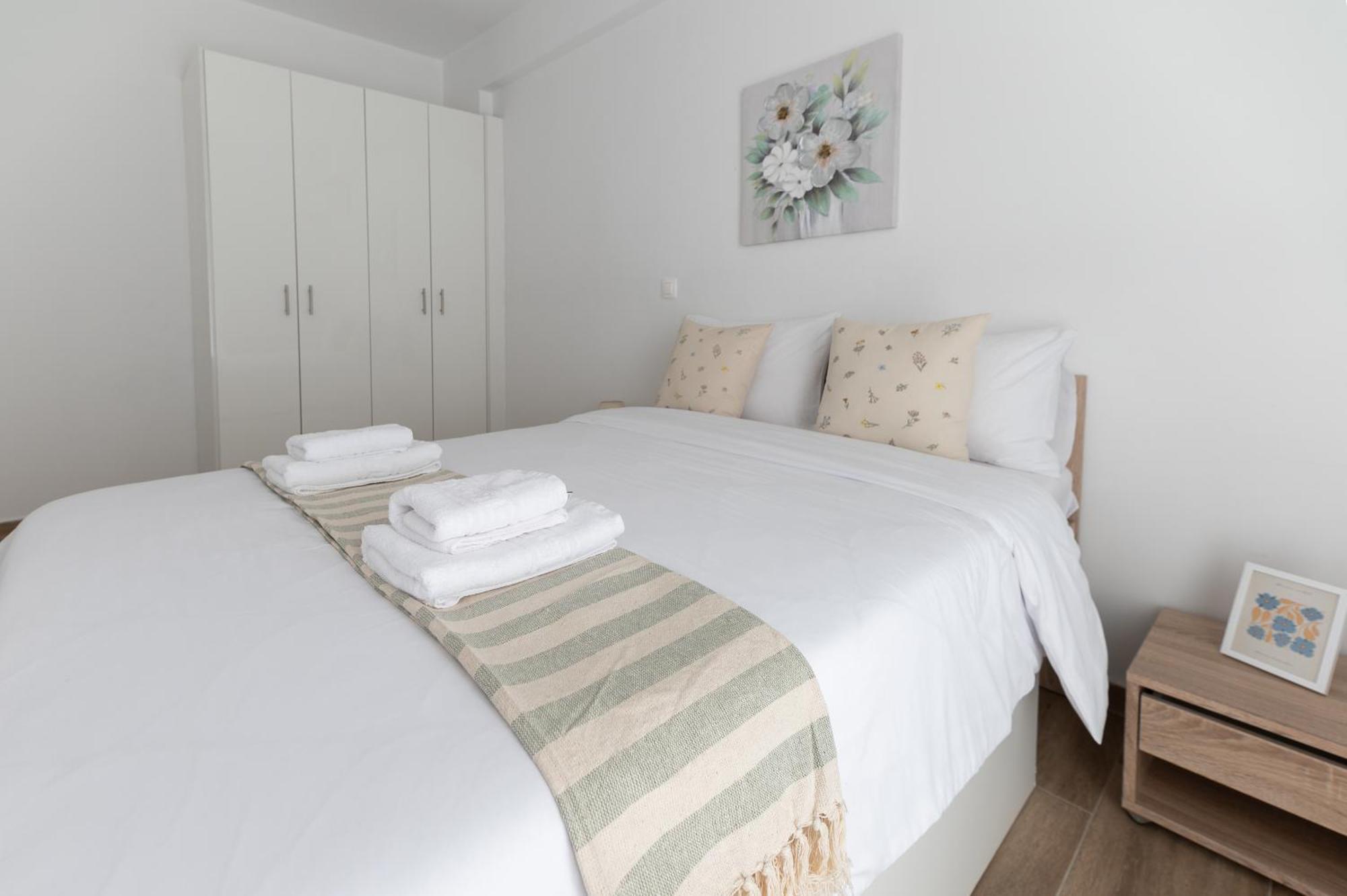 Stylish Spacious Apartment In Palaio Faliro Atena Exterior foto